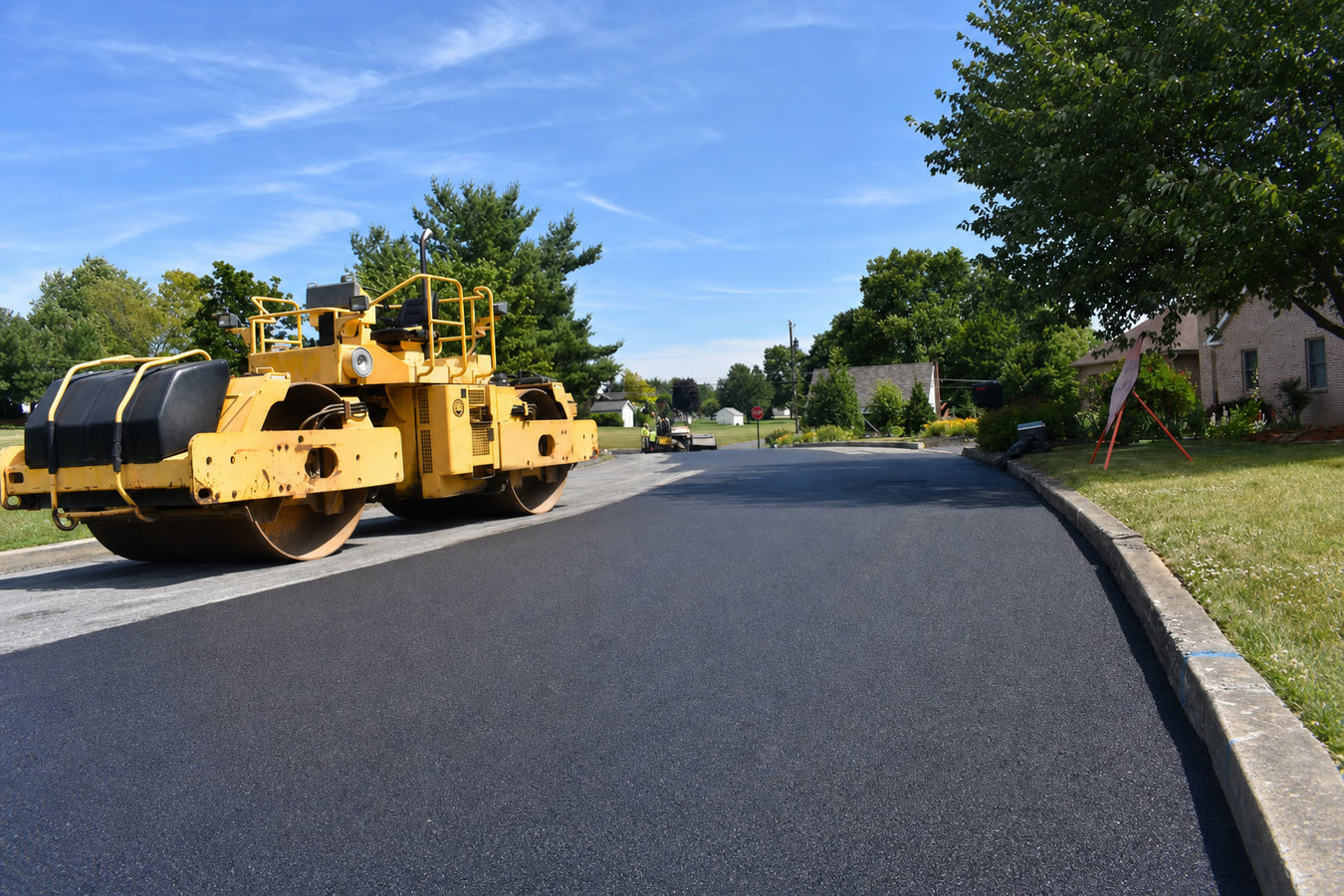 Asphalt paving